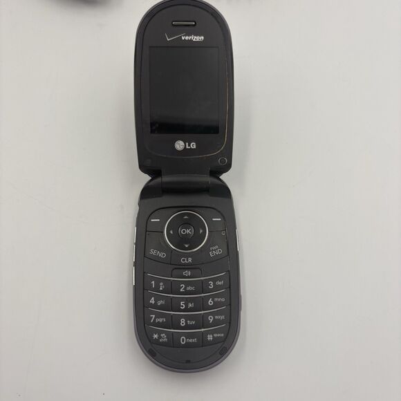 Verizon Wireless LG VX8350 Silver Camera Flip-phone - Picture 3 of 5